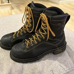 Danner Quarry 8” boots. MADE IN USA. Size 9 Black men’s